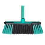 Vassoura com Cabo de Madeira Florença